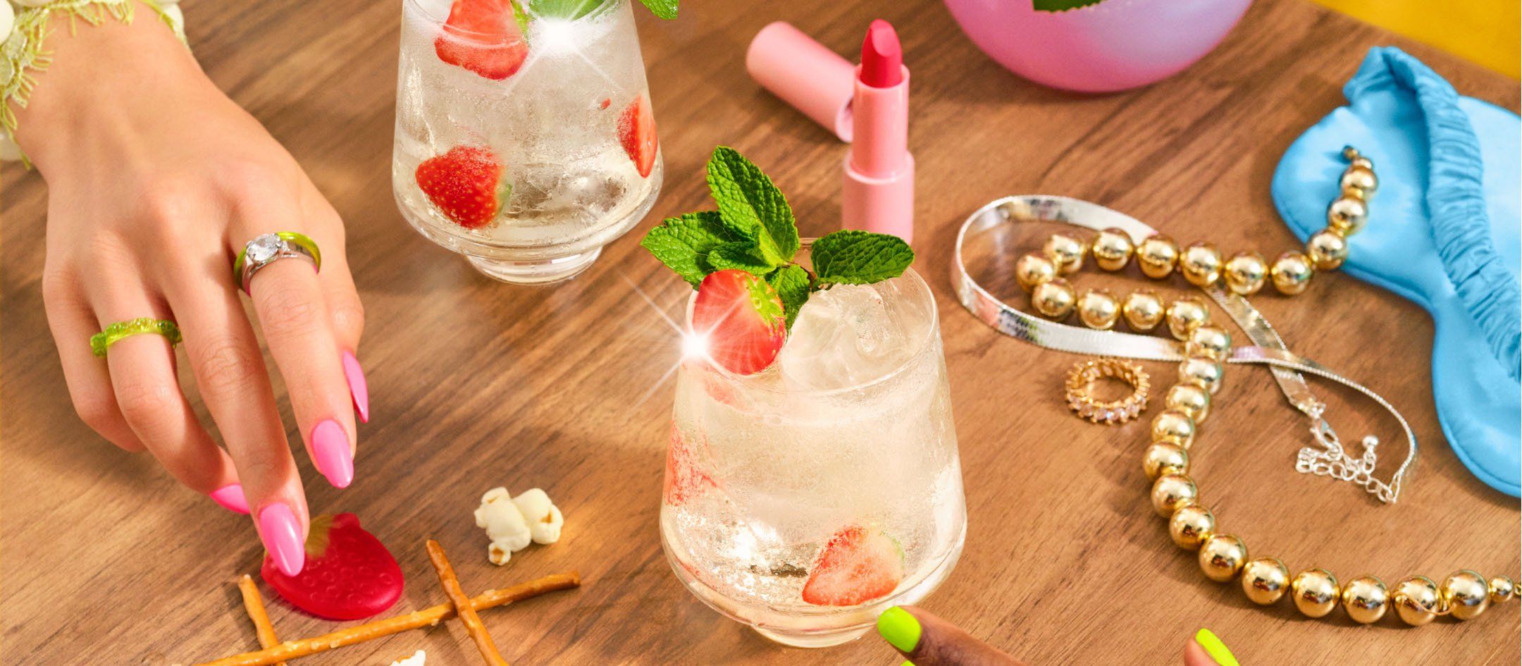 Malibu with strawberries and mint