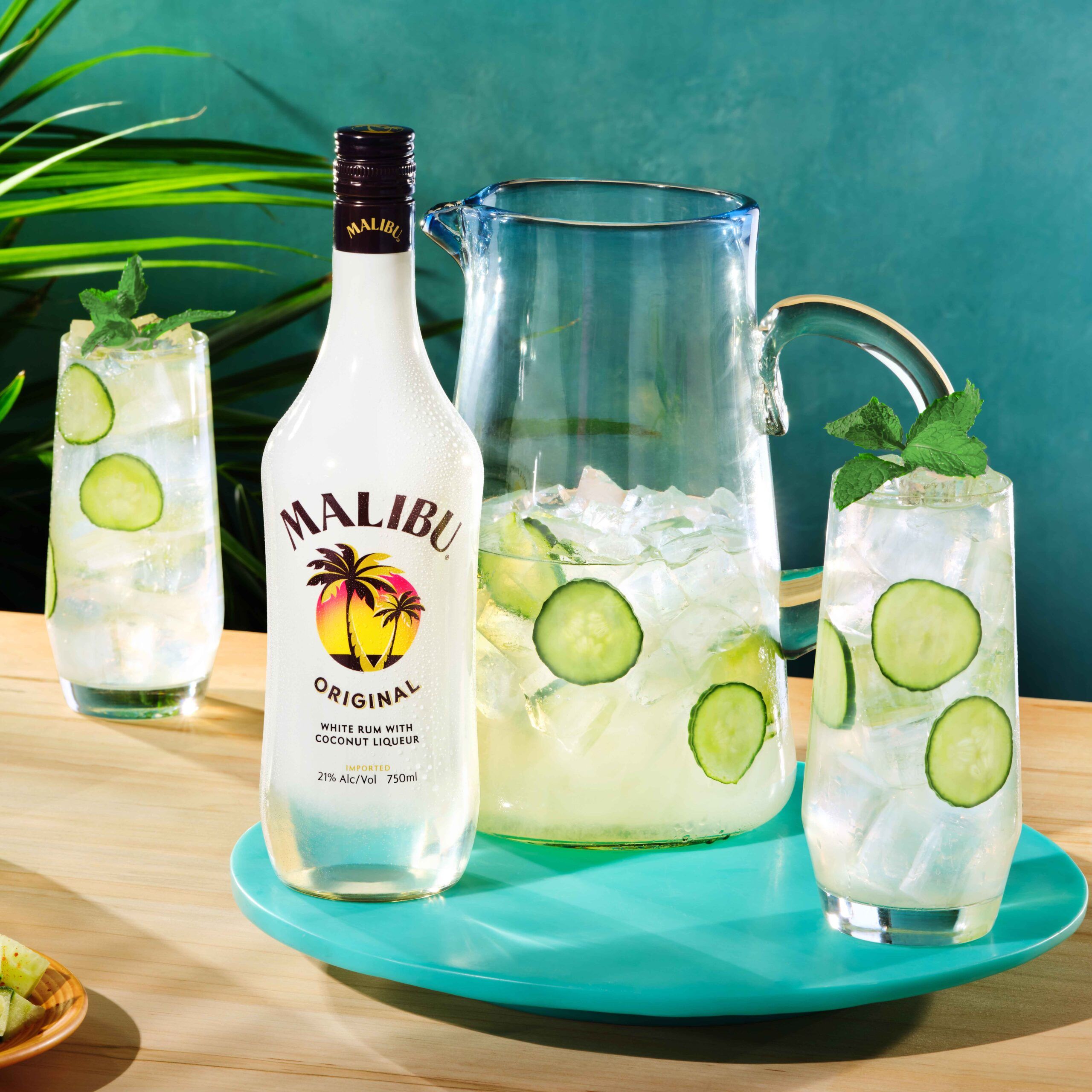 2 Caribeño cocktails with Malibu Original Bottle