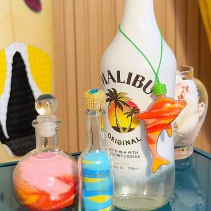 consider this our love letter to the nostalgic rainbow sand bottles of beach babe past🐬🧡 now drop your pick👇